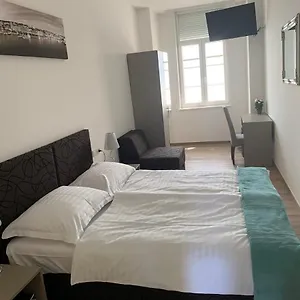 Rirooms , Rijeka Croatia